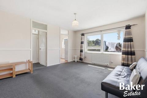 1 bedroom flat for sale, Dryden Close, Ilford, IG6 3DZ
