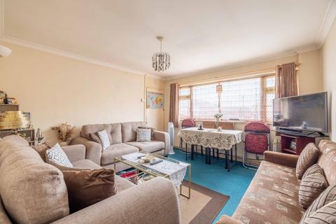 2 bedroom maisonette for sale, The Green, Slough SL1