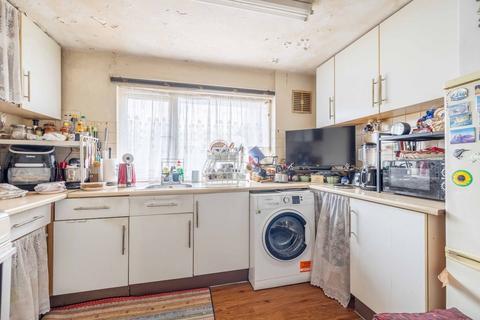 2 bedroom maisonette for sale, The Green, Slough SL1