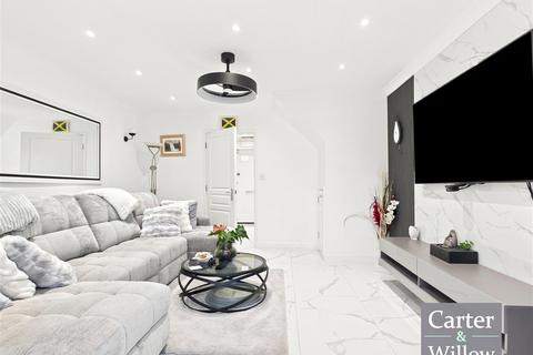 3 bedroom terraced house for sale, Tallow Close, Essex