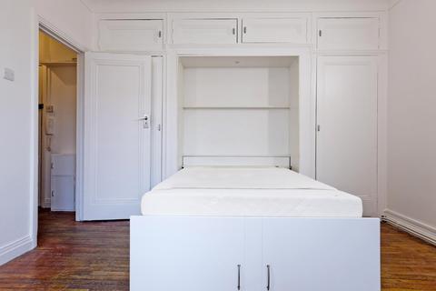 Studio to rent, Belsize Grove, Belsize Park, London, NW3