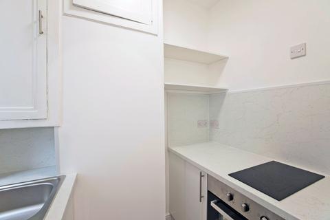 Studio to rent, Belsize Grove, Belsize Park, London, NW3