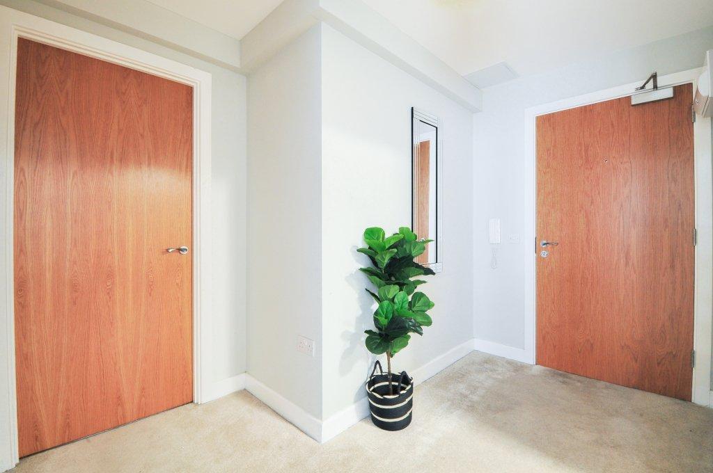 Apartment in Salford - More