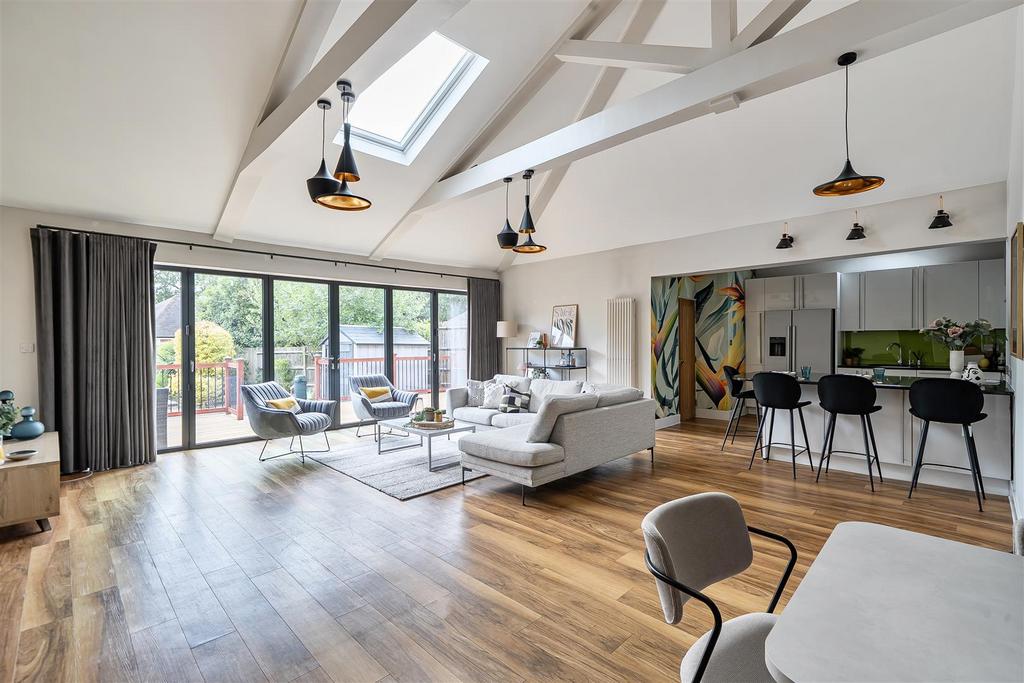 House in East Horsley - View 3