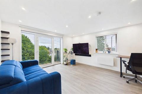 2 bedroom flat to rent, Clivemont Road, Maidenhead, Berkshire, SL6