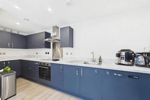 2 bedroom flat to rent, Clivemont Road, Maidenhead, Berkshire, SL6