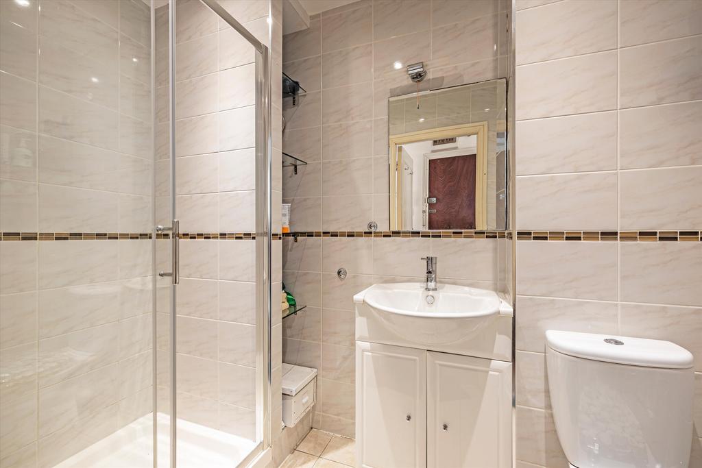 Apartment in London - View 5