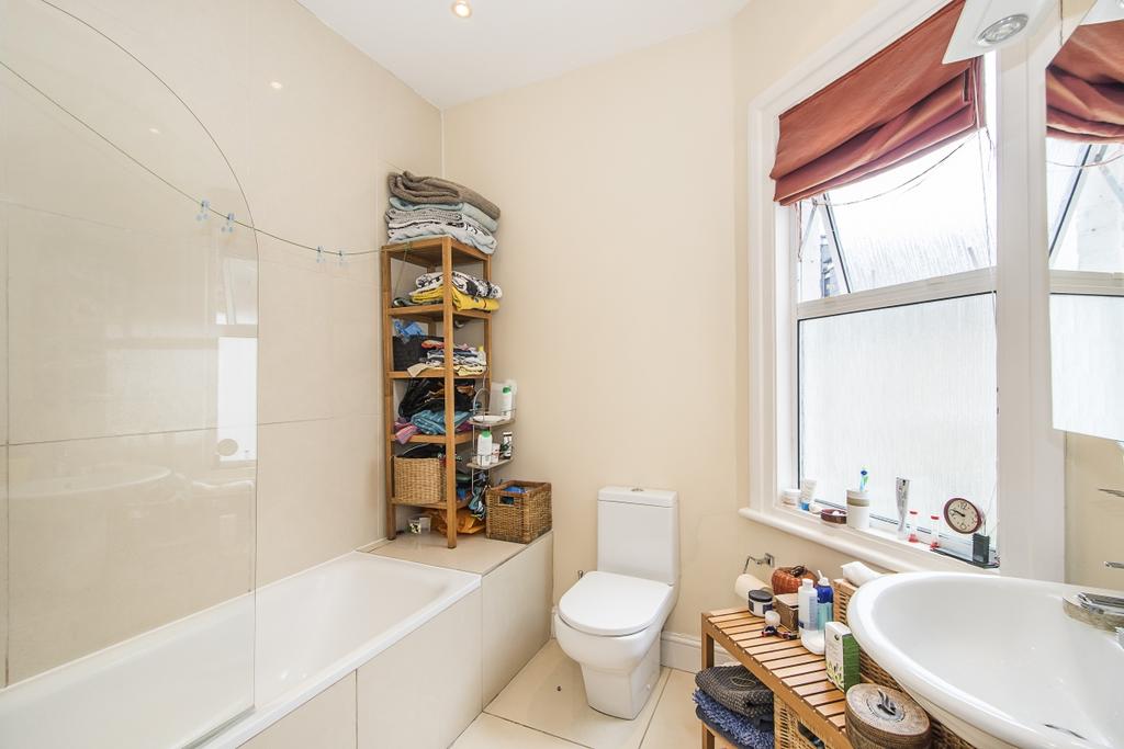 Apartment in London - More