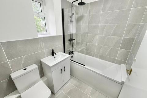 2 bedroom house to rent, Bennett Street, Halifax, HX3
