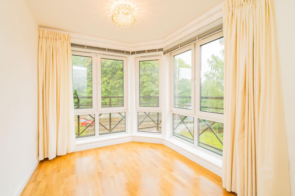Apartment in Edinburgh - More