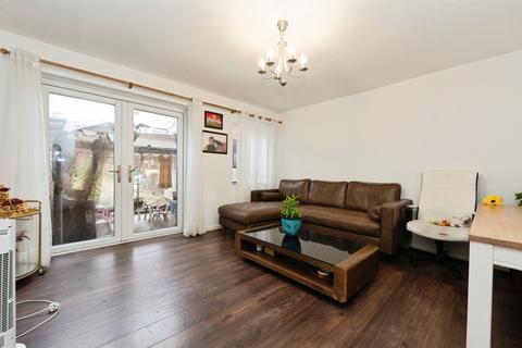 2 bedroom terraced house for sale, Monica Close, Watford