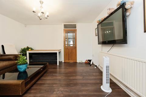 2 bedroom terraced house for sale, Monica Close, Watford