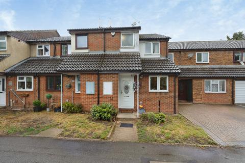 2 bedroom terraced house for sale, Monica Close, Watford