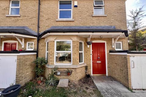 undefined, Clifden Road, Clapton, E5 0LR