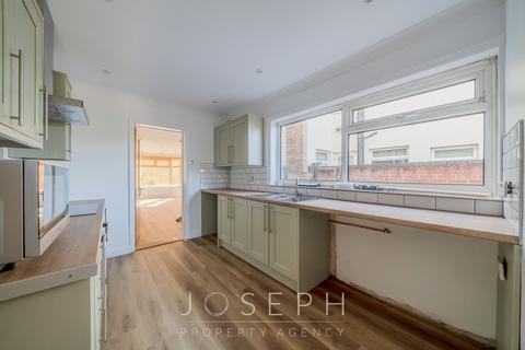 3 bedroom semi-detached house to rent, Wallace Road, Ipswich, IP1