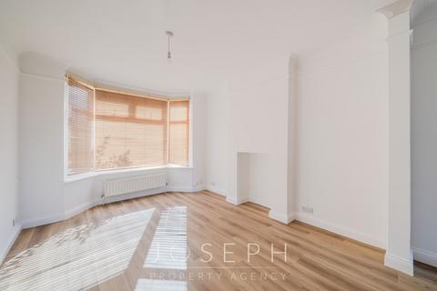 3 bedroom semi-detached house to rent, Wallace Road, Ipswich, IP1