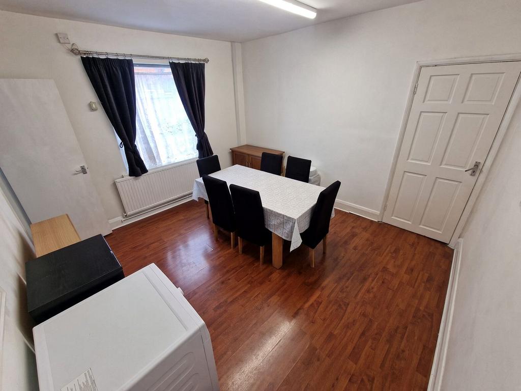 House in Leicester - View 5