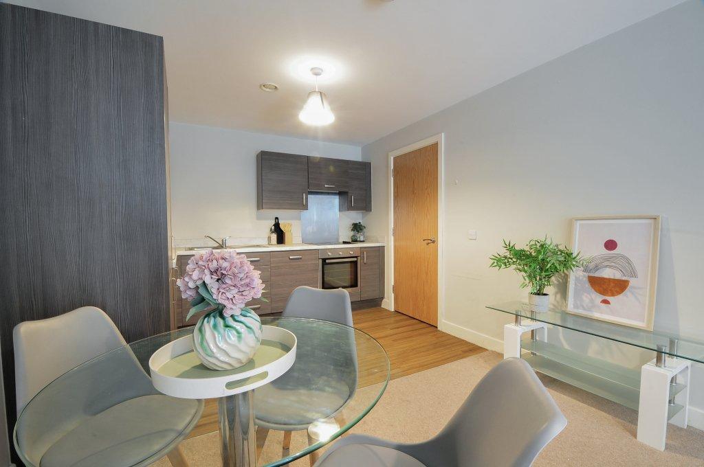 Apartment in Salford - View 5