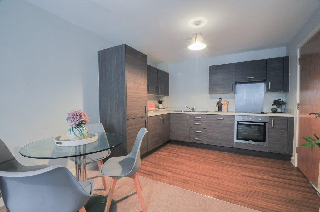 Apartment in Salford - More
