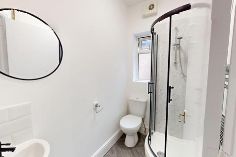 6 bedroom house to rent, Mabfield Road, Manchester M14