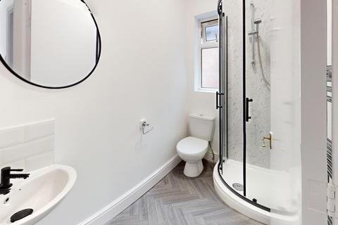 6 bedroom house to rent, Mabfield Road, Manchester M14