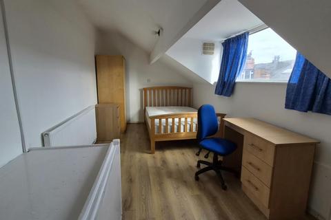 2 bedroom house to rent, Thornville Avenue, Leeds