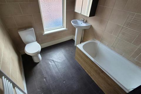 2 bedroom house to rent, Thornville Avenue, Leeds