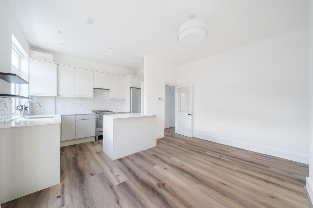 House in London - View 2
