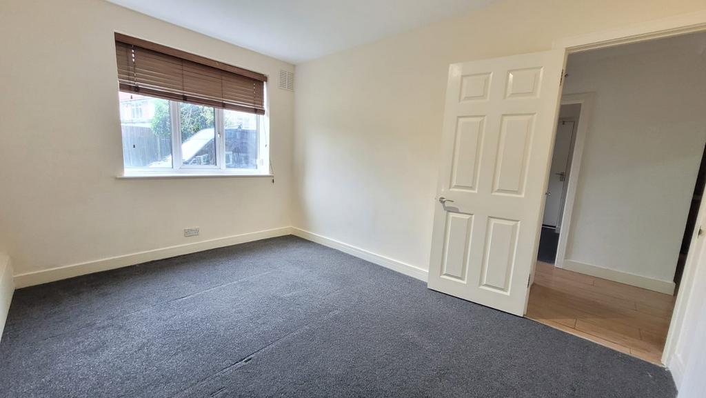 Apartment in Harrow - View 2