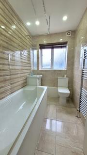 3 bedroom flat to rent, Danes Gate, Harrow HA1