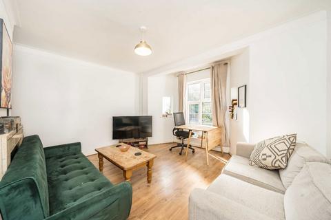 3 bedroom flat for sale, Sheen Court, Richmond TW10