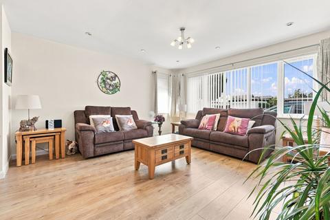 4 bedroom detached house for sale, Waterford Road, Southend-on-sea, SS3