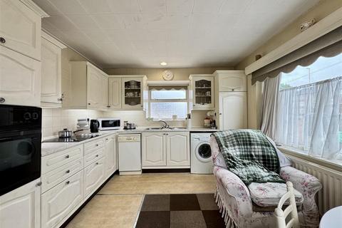 2 bedroom detached bungalow for sale, Kent Road, Halesowen