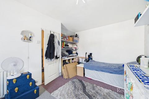 2 bedroom end of terrace house to rent, Sunny Bank, Morley LS27