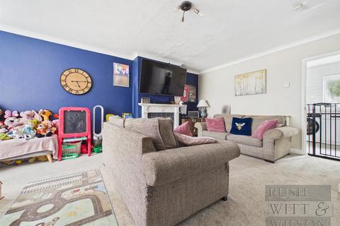 3 bedroom semi-detached house for sale, Stonehouse Drive, St. Leonards-On-Sea