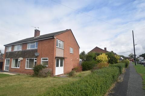 3 bedroom semi-detached house to rent, Springfield Avenue