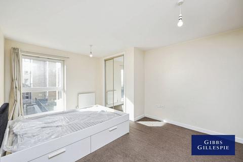 2 bedroom flat to rent, Metropolitan Station Approach, Watford, Hertfordshire, WD18