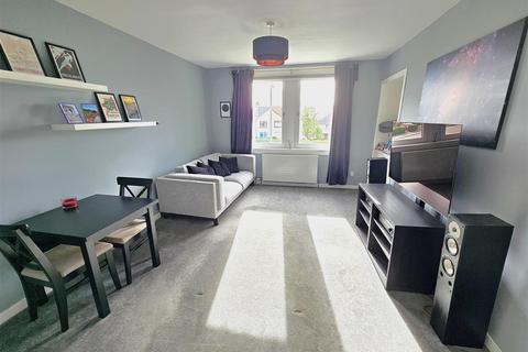 2 bedroom flat for sale, Macindoe Crescent, Kirkcaldy