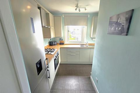 2 bedroom flat for sale, Macindoe Crescent, Kirkcaldy