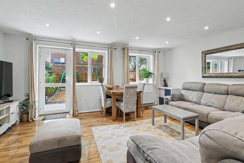 3 bedroom terraced house for sale, Walpole Road, Cippenham SL1