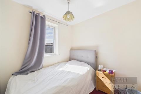2 bedroom retirement property for sale, Holmesdale Gardens, Hastings