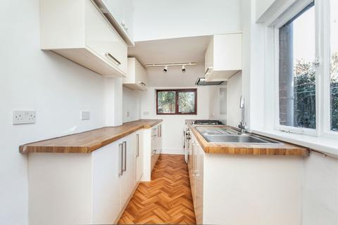 3 bedroom terraced house to rent, Culver Road, Winchester, SO23