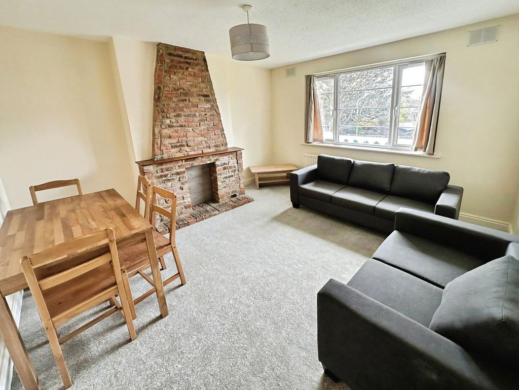 Apartment in Harrow - View 3