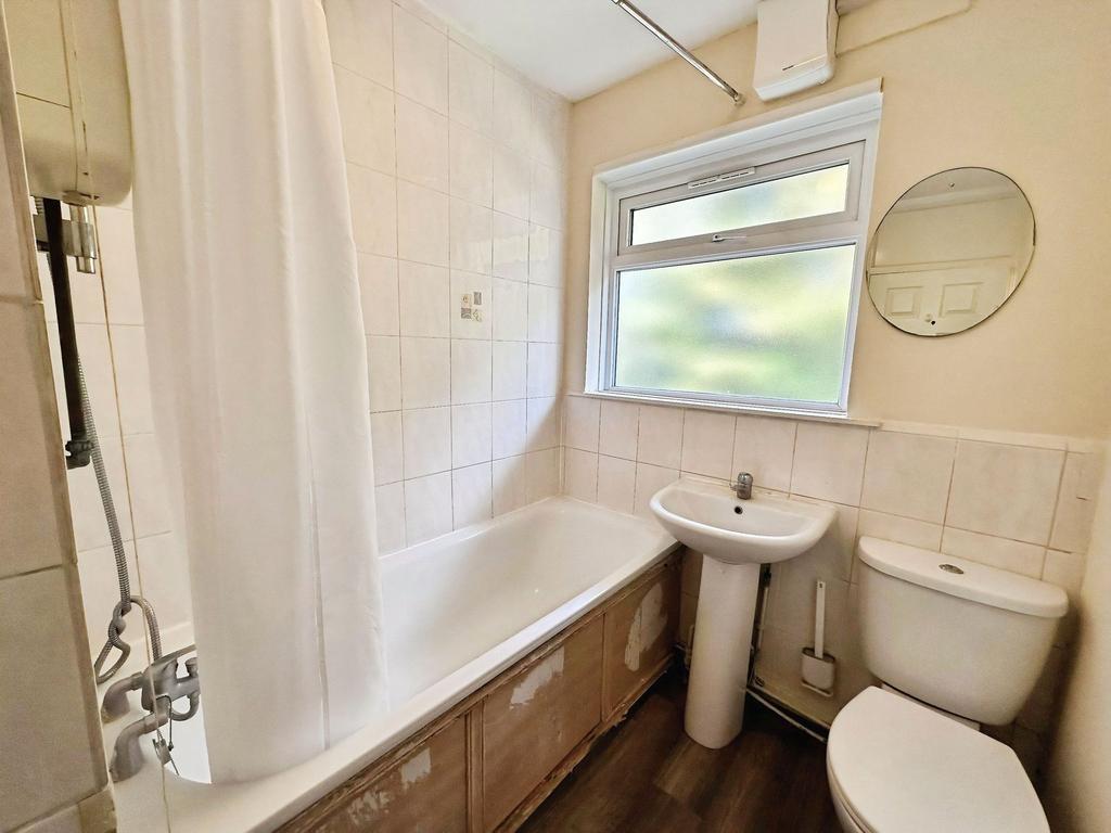 Apartment in Harrow - View 5