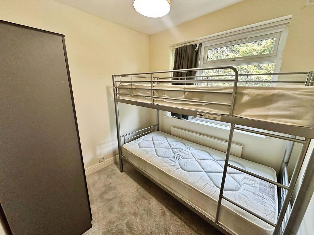 Apartment in Harrow - More