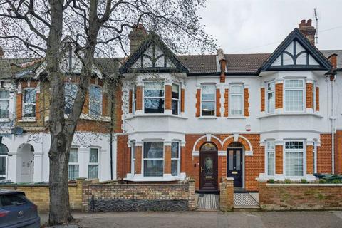3 bedroom house to rent, Colchester Road, Leyton