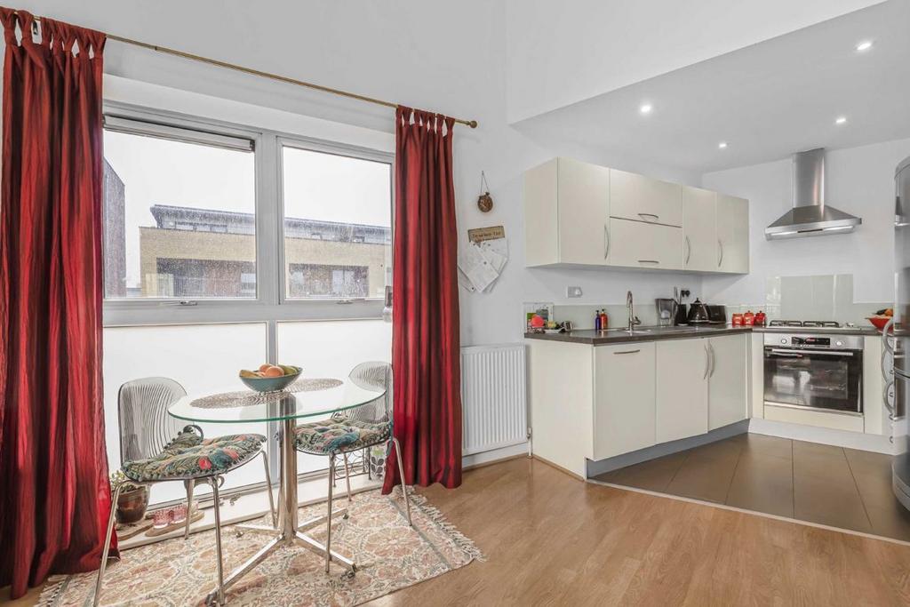 Apartment in London - View 3