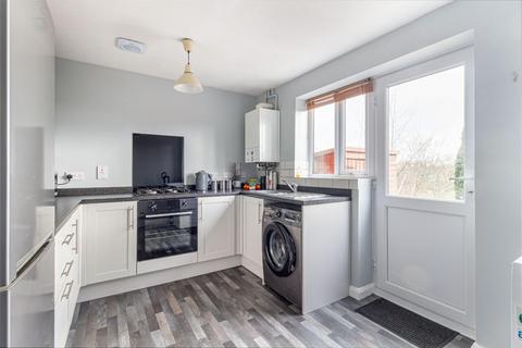 2 bedroom semi-detached house to rent, Surrey Drive, Kingswinford