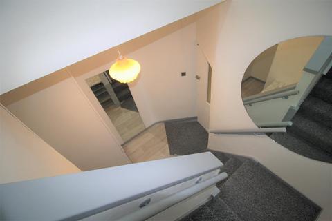 2 bedroom flat to rent, Ryefields Road, Stoke Prior, Bromsgrove
