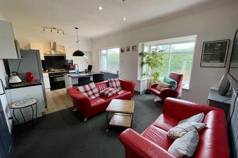 6 bedroom detached bungalow for sale, Yarm Road, Darlington